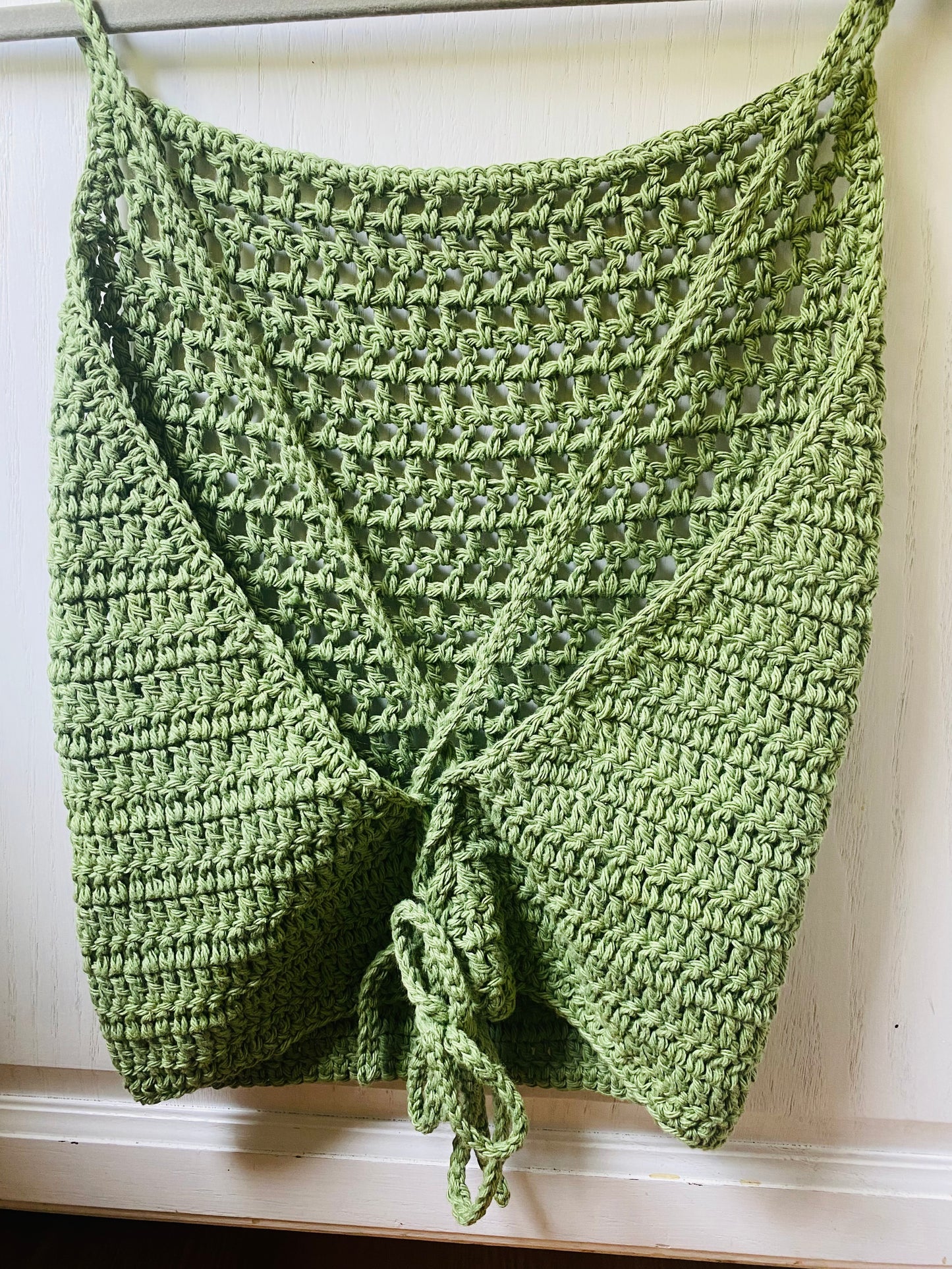 Sneaky V Top (Solids)